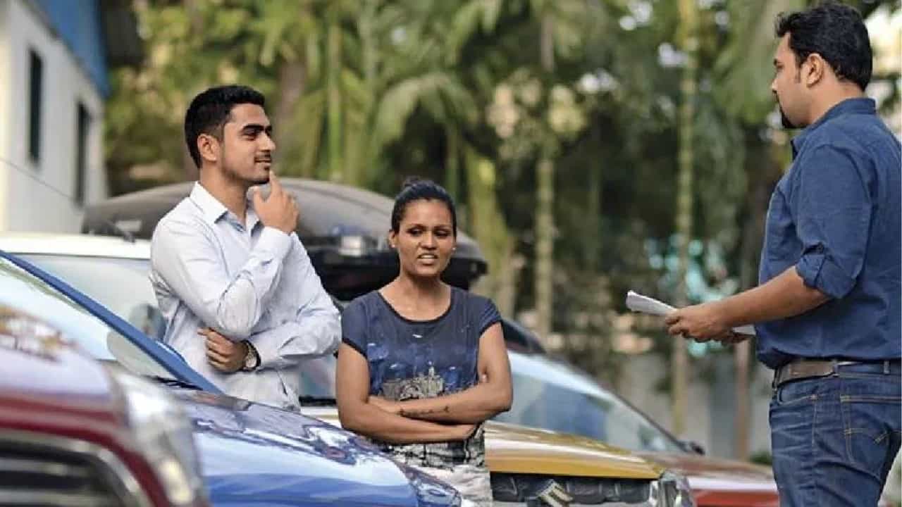 Used Car Loan: സെക്കൻ്റ് ഹാൻ്റ് കാറിന് ലോൺ കിട്ടാൻ വരുമാനം എത്ര വേണം? പലിശ എങ്ങനെ നോക്കാം