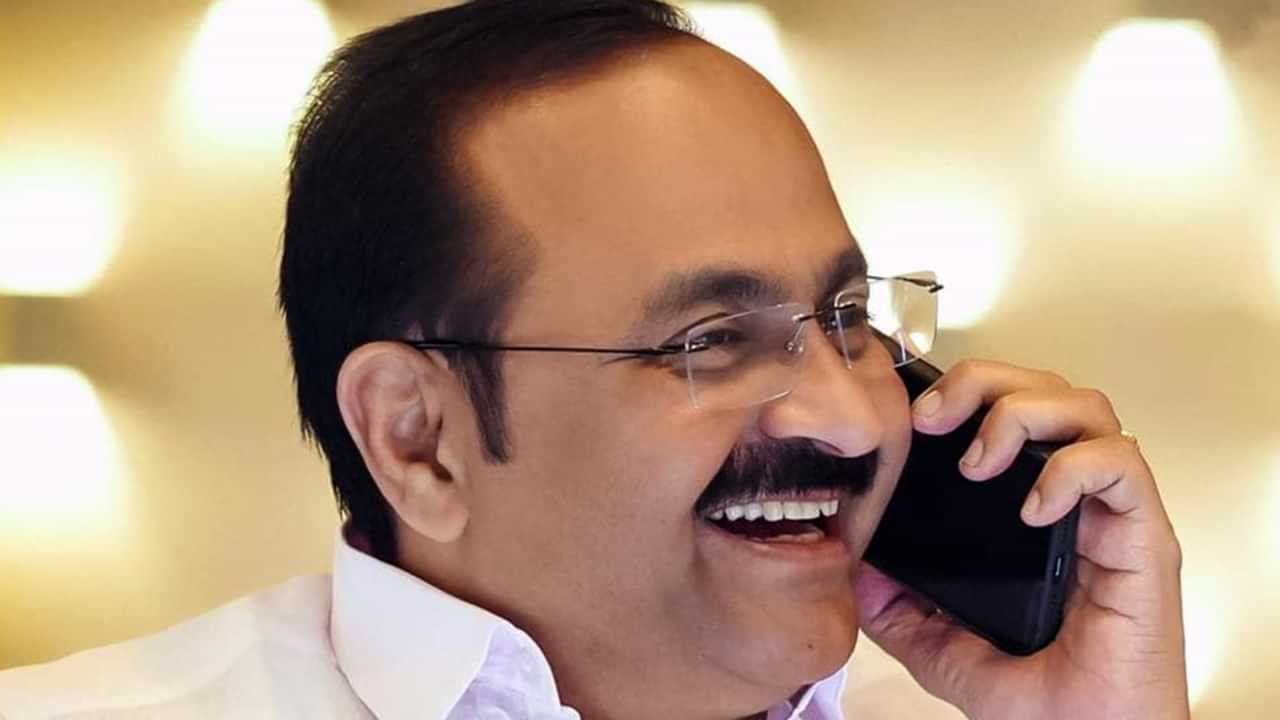 V D Satheesan : കോട്ടയത്തെ റാഗിങ്; ക്രിമിനലുകള്‍ക്ക് സിപിഎം ഇനിയെങ്കിലും സംരക്ഷണം നല്‍കരുതെന്ന് പ്രതിപക്ഷ നേതാവ്; പൂക്കോട് മറന്നിട്ടില്ലെന്ന് കുറിപ്പ്‌