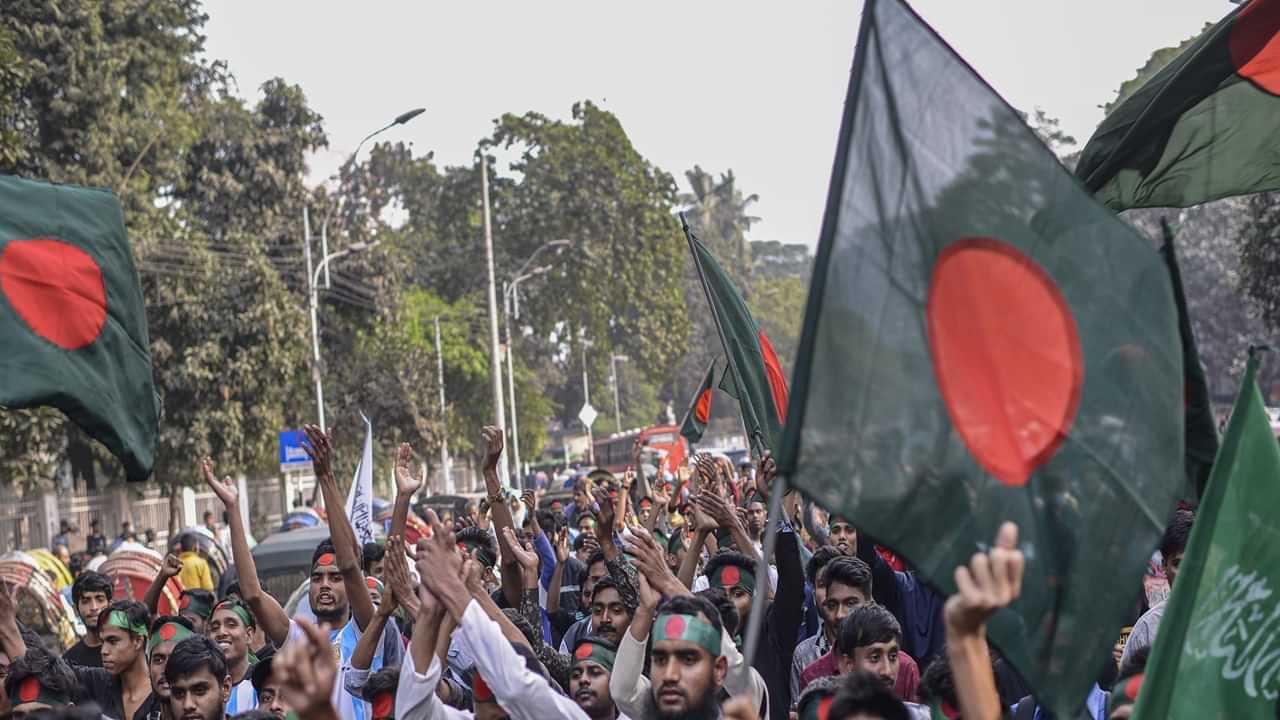 ISI: ബംഗ്ലാദേശില് സാന്നിധ്യം ശക്തമാക്കാന് ഐഎസ്ഐ; ഇന്ത്യയ്ക്ക് വെല്ലുവിളി? ISI: ബംഗ്ലാദേശില് സാന്നിധ്യം ശക്തമാക്കാന് ഐഎസ്ഐ; ഇന്ത്യയ്ക്ക് വെല്ലുവിളി?