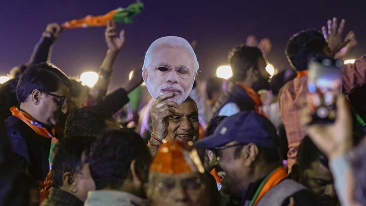 Who will be Delhi CM: ഡല്ഹിയുടെ ഭരണസാരഥി ആരാകും? പര്വേഷ് സാഹിബിന് നറുക്ക് വീഴുമോ? ചര്ച്ചയില് ഈ പേരുകള് Who will be Delhi CM: ഡല്ഹിയുടെ ഭരണസാരഥി ആരാകും? പര്വേഷ് സാഹിബിന് നറുക്ക് വീഴുമോ? ചര്ച്ചയില് ഈ പേരുകള്