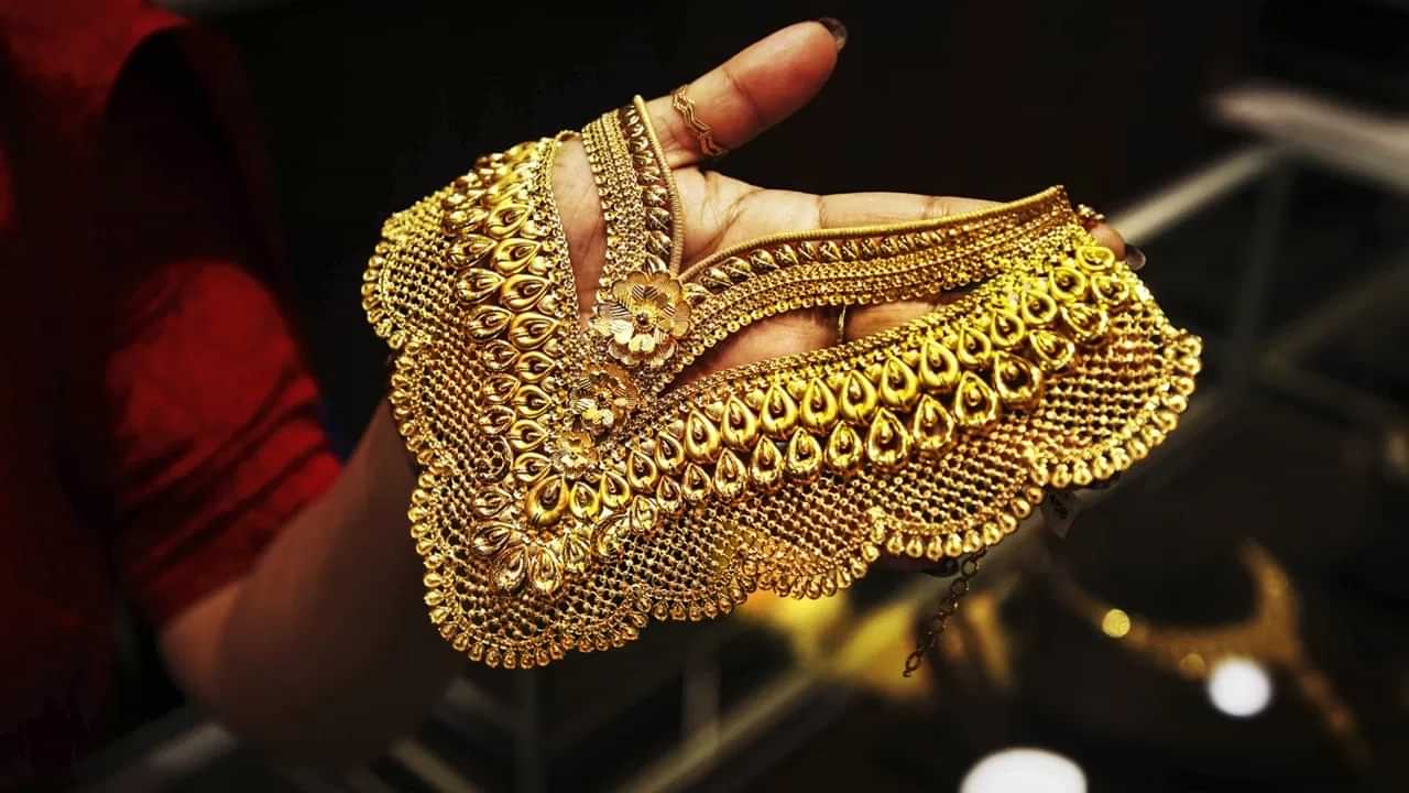 Kerala Gold Price : സ്വര്ണവില മുകളിലേക്ക് തന്നെ, സര്വകാല റെക്കോഡ്! വിനയായത് ട്രംപിന്റെ കളികള് Kerala Gold Price : സ്വര്ണവില മുകളിലേക്ക് തന്നെ, സര്വകാല റെക്കോഡ്! വിനയായത് ട്രംപിന്റെ കളികള്