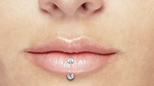 Teen Steals Mother’s Jewellery: 1.22 കോടി രൂപ വിലവരുന്ന അമ്മയുടെ ആഭരണങ്ങൾ മകൾ വിറ്റത് 720 രൂപക്ക്; അതും ലിപ് സ്റ്റഡ് വാങ്ങാൻ