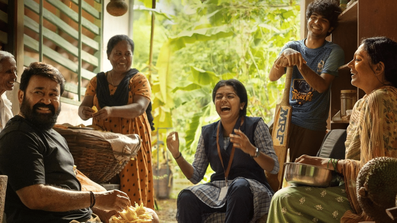 Thudarum Poster: ‘നമ്മുടെയൊക്കെ വീട്ടിലുണ്ട് ഇങ്ങനെ ഒരാൾ’; പാട്ടെത്തും മുൻപേ ‘തുടരും’ പുത്തൻ പോസ്റ്റർ എത്തി Thudarum Poster: ‘നമ്മുടെയൊക്കെ വീട്ടിലുണ്ട് ഇങ്ങനെ ഒരാൾ’; പാട്ടെത്തും മുൻപേ ‘തുടരും’ പുത്തൻ പോസ്റ്റർ എത്തി