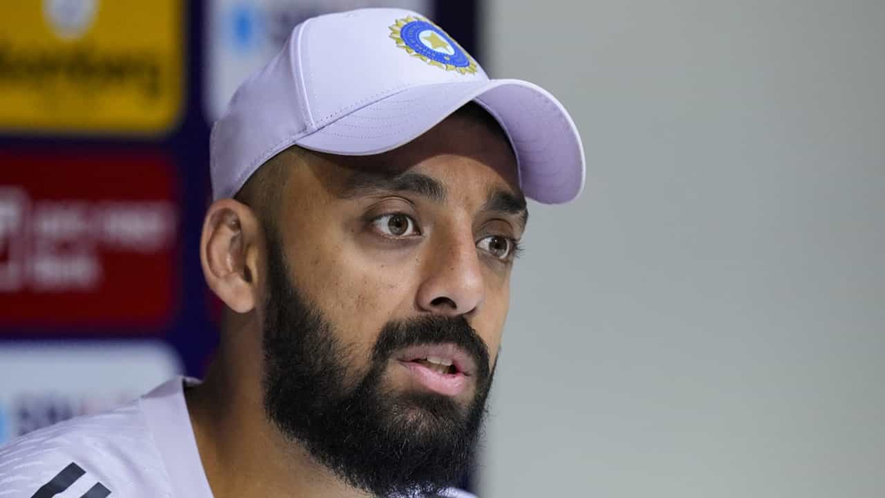 Varun Chakaravarthy : ഇംഗ്ലണ്ട് ആശ്വസിക്കാന്‍ വരട്ടെ; വരുണ്‍ ചക്രവര്‍ത്തിയെ ഏകദിനത്തിലും പേടിക്കണം; വജ്രായുധത്തെ ടീമിലുള്‍പ്പെടുത്തി ഇന്ത്യ