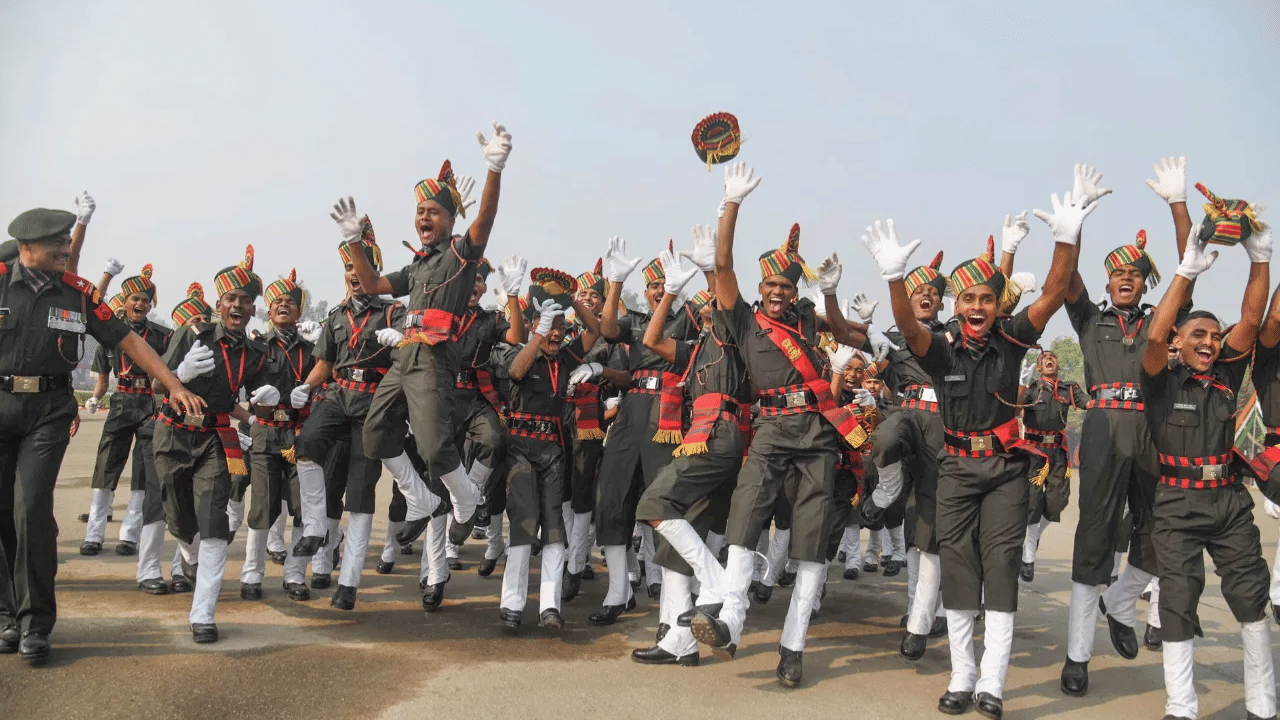 Indian Army Agniveer Recruitment 2025: ഇന്ത്യൻ സൈന്യത്തിന്റെ ഭാഗമാകണോ? കരസേനയിൽ അഗ്നിവീറാകാം, 30,000 ശമ്പളം, അപേക്ഷിക്കേണ്ടതിങ്ങനെ