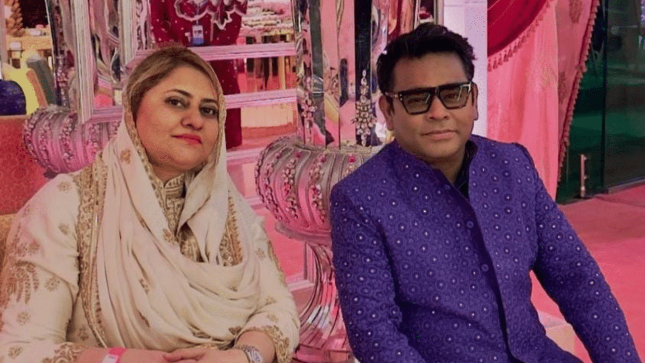 AR Rahman-Saira banu: ‘എആർ റഹ്മാന്റെ മുൻ ഭാര്യയെന്ന് വിളിക്കരുത്’; ഞങ്ങൾ വിവാഹമോചിതരായിട്ടില്ലെന്ന് സൈറ ബാനു AR Rahman-Saira banu: ‘എആർ റഹ്മാന്റെ മുൻ ഭാര്യയെന്ന് വിളിക്കരുത്’; ഞങ്ങൾ വിവാഹമോചിതരായിട്ടില്ലെന്ന് സൈറ ബാനു
