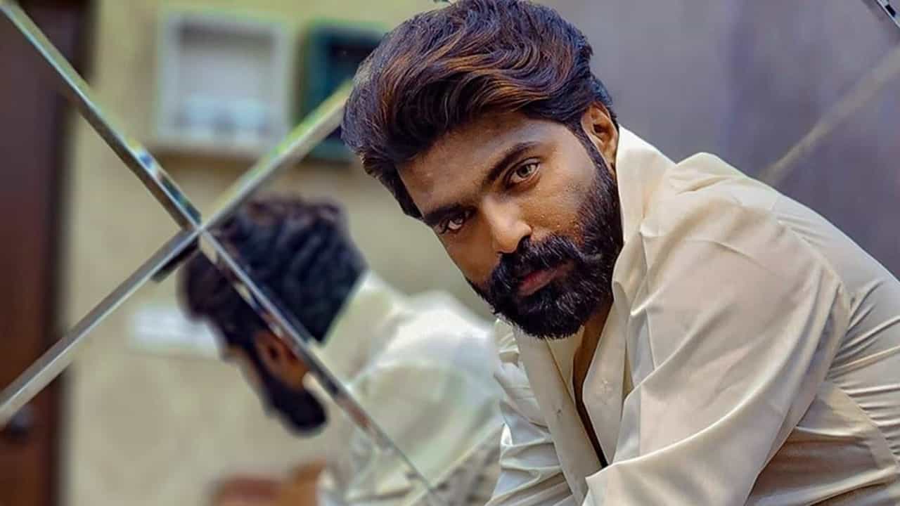 Abhilash Pillai: ഒരു കുട്ടിയാണെന്ന് പോലും ചിന്തിക്കുന്നില്ല; ആരാണ് ഇവര്‍ക്ക് ഇതിനുള്ള അധികാരം കൊടുത്തത്? ദേവനന്ദയെ വിമര്‍ശിക്കുന്നവരോട് അഭിലാഷ് പിള്ളയ്ക്ക് പറയാനുള്ളത്‌