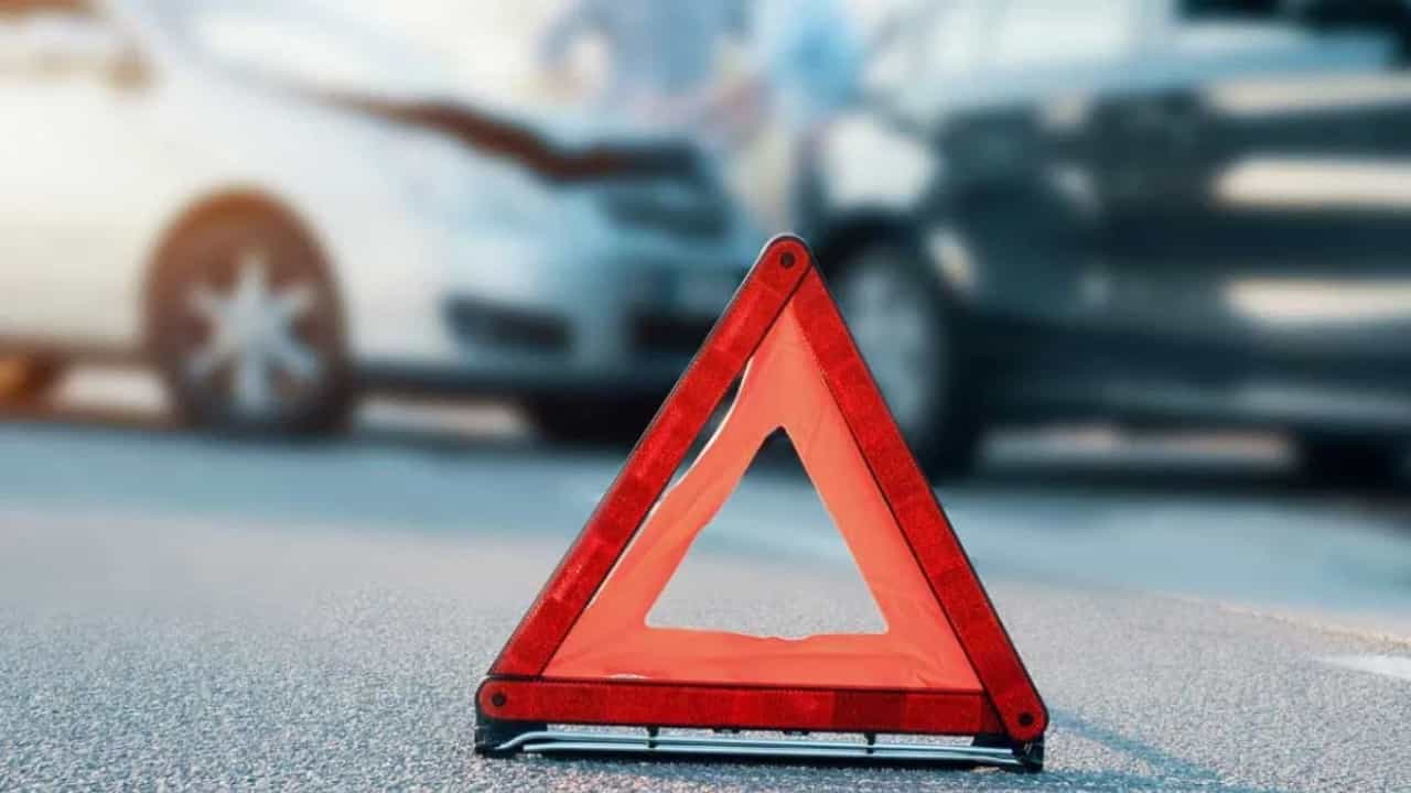 Accident Thrissur : ബൈക്കിലിടിച്ച് ലോറിക്ക് തീ പിടിച്ചു; യുവാവിന് ദാരുണാന്ത്യം