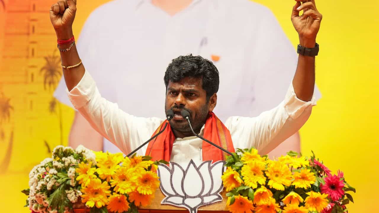 K Annamalai: കോണ്ഗ്രസ് ഭരണകാലത്ത് ഹിന്ദി നിര്ബന്ധിത മൂന്നാം ഭാഷയായിരുന്നു: അണ്ണാമലൈ K Annamalai: കോണ്ഗ്രസ് ഭരണകാലത്ത് ഹിന്ദി നിര്ബന്ധിത മൂന്നാം ഭാഷയായിരുന്നു: അണ്ണാമലൈ