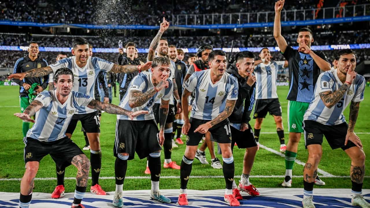 Argentina vs Brazil: വിളിച്ചുവരുത്തി അപമാനിക്കുന്നോ; മെസി ഇല്ലാതിരുന്നിട്ടും ബ്രസീലിനെ ഗോളിൽ മുക്കി അർജൻ്റീനയ്ക്ക് ജയം