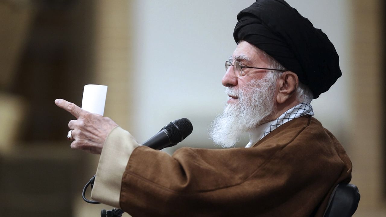 US Iran Issue: ‘പ്രശ്‌ന പരിഹാരമല്ല, ആധിപത്യം സ്ഥാപിക്കലാണ് ലക്ഷ്യം’; ട്രംപിനെ വിമര്‍ശിച്ച് ഖമേനി