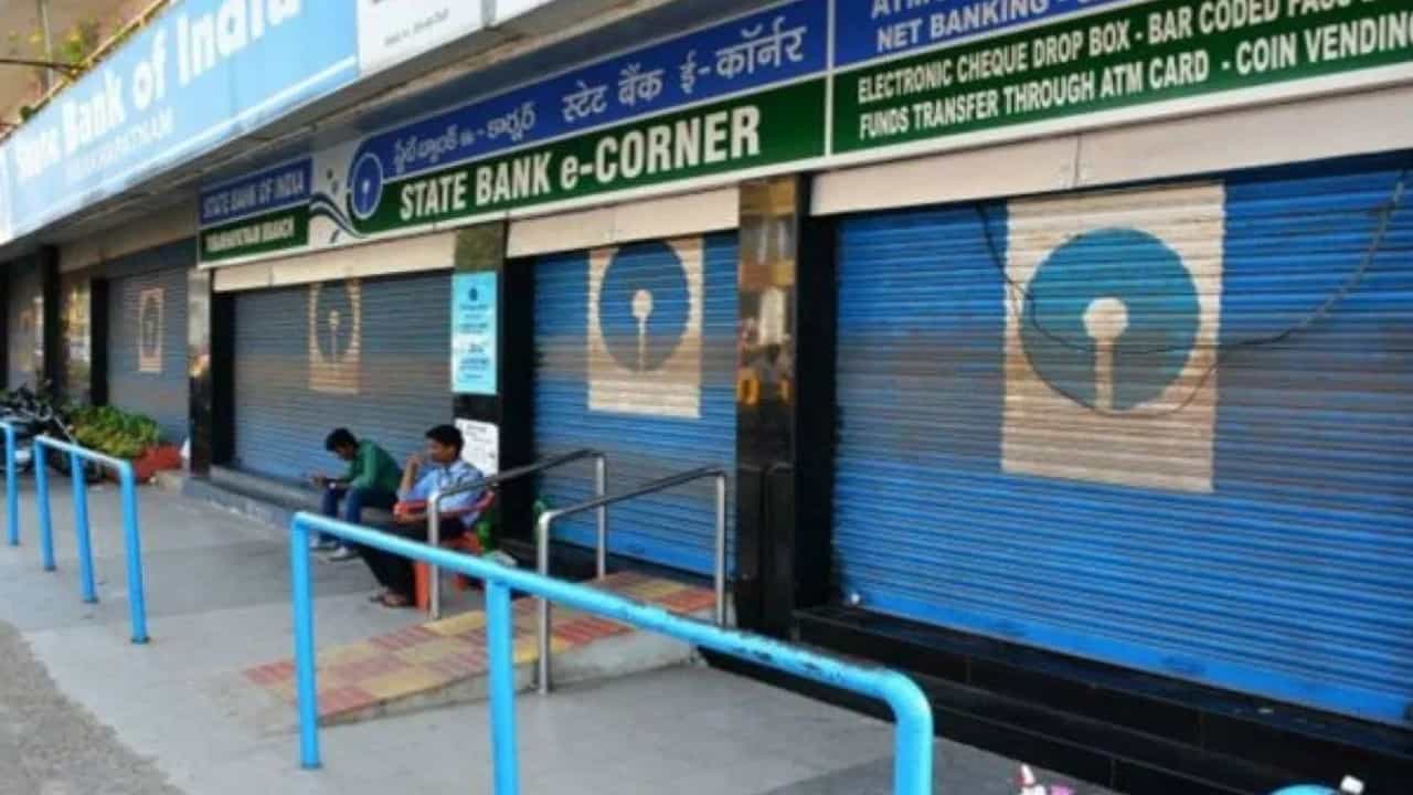 Bank Strike March 2025: ബാങ്കുകൾ ഇന്നുണ്ടോ ? ജീവനക്കാരുടെ പണിമുടക്കിൽ അറിയേണ്ടത്