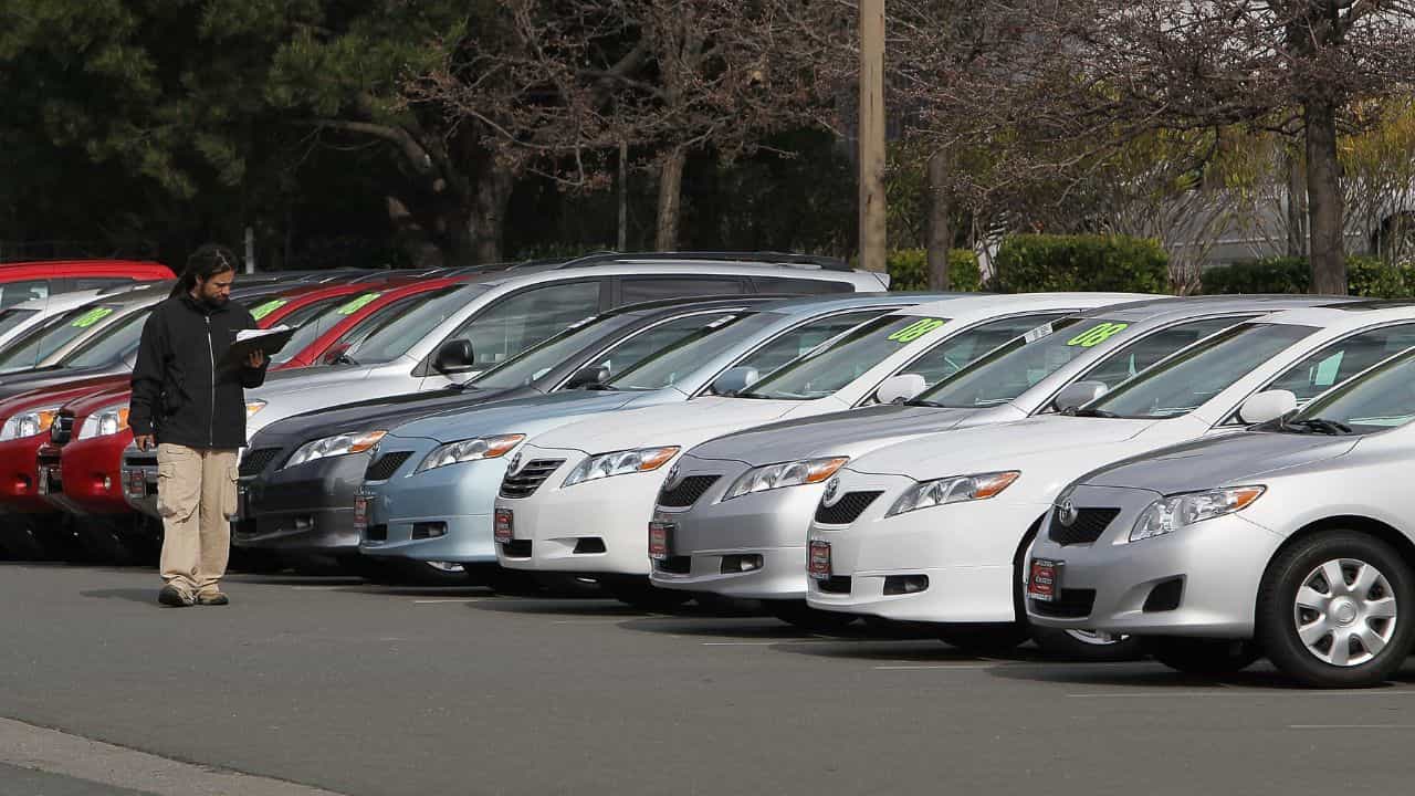 Car Price Hike : വേഗം ബുക്ക് ചെയ്തോളൂ; ഏപ്രിൽ മുതൽ ഈ കാറുകളുടെ വില ഉയരും