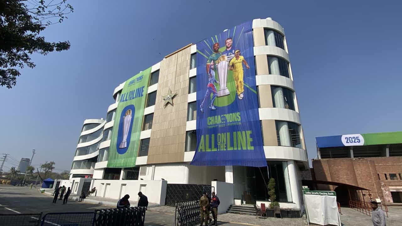 Champions Trophy 2025: ചാമ്പ്യൻസ് ട്രോഫിയിൽ നഷ്ടം 869 കോടി രൂപ; താരങ്ങളുടെ മാച്ച് ഫീയും 5 സ്റ്റാർ ഹോട്ടലുകളും ഒഴിവാക്കി രക്ഷപ്പെടാൻ പിസിബി