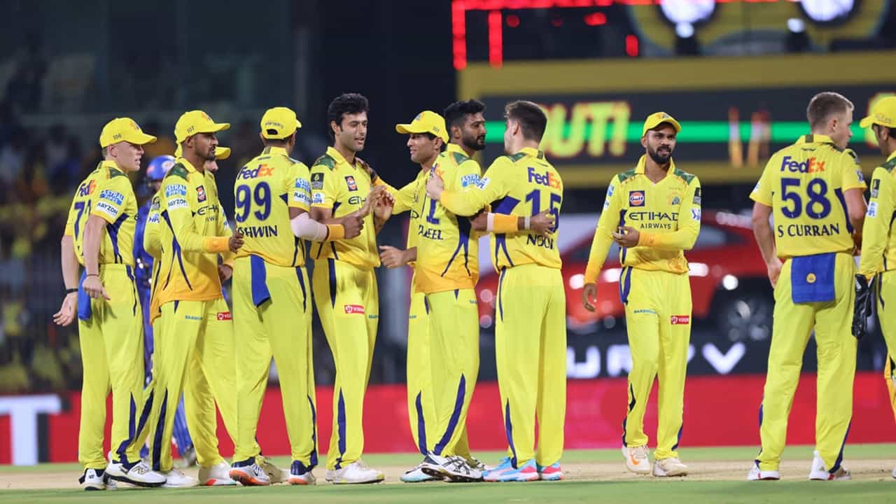 IPL 2025: നൂറിന്റെ ഏറില്‍ കറങ്ങിവീണ് മുംബൈ; രോഹിത് സംപൂജ്യന്‍; ചെന്നൈയുടെ വിജയലക്ഷ്യം 156 റണ്‍സ്‌