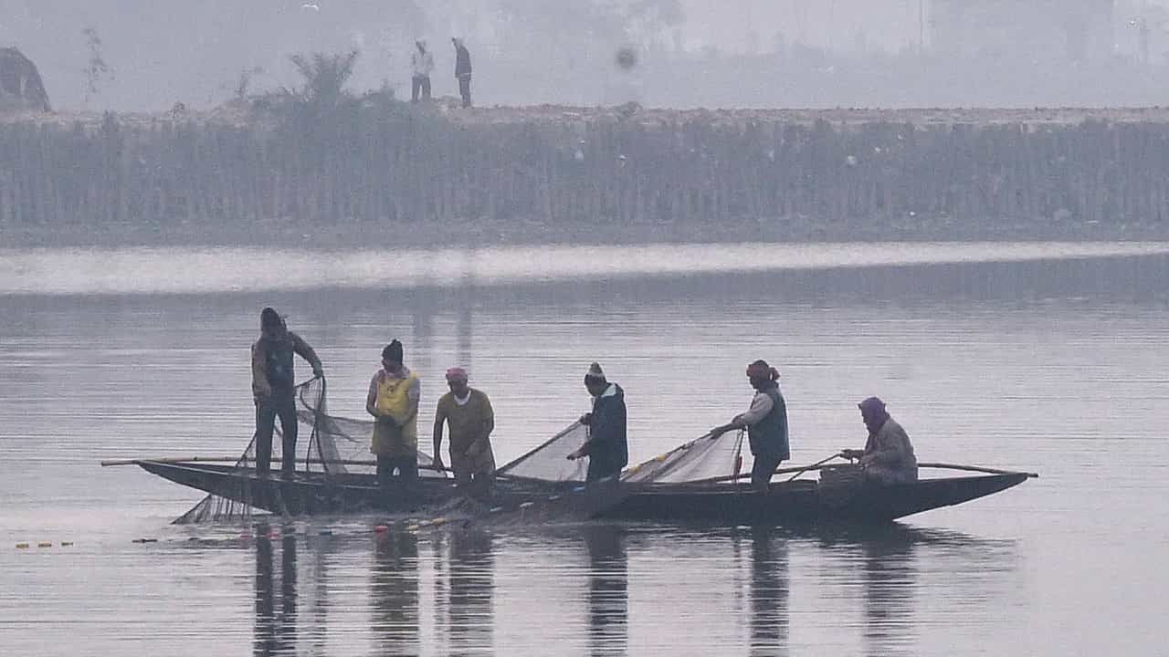 Fishermen: ശ്രീലങ്കൻ നാവികസേന പിടികൂടിയ മത്സ്യത്തൊഴിലാളികളുടെ കുടുംബത്തിന് ദിവസവും 500 രൂപ ധനസഹായം പ്രഖ്യാപിച്ച് പുതുച്ചേരി