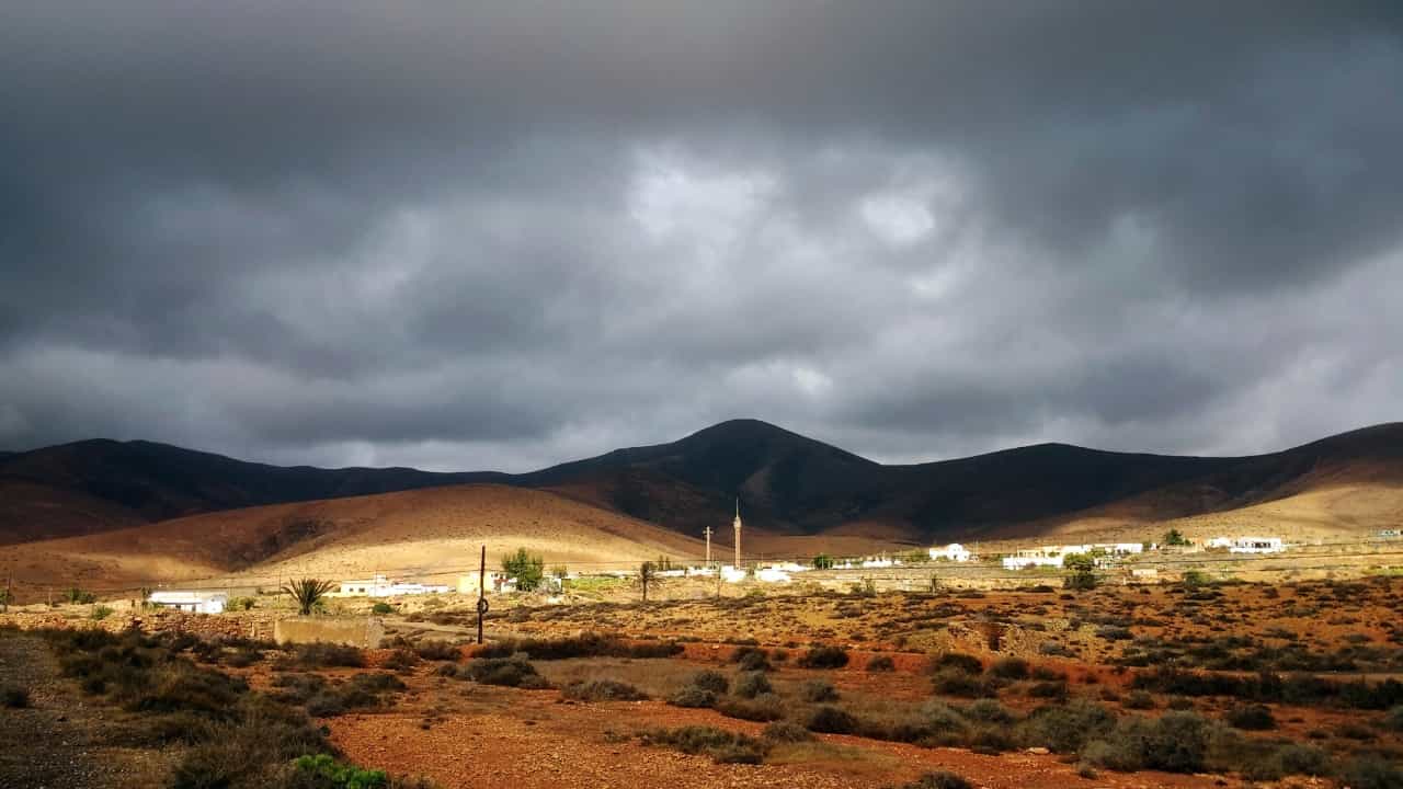 UAE Weather: യുഎഇയിൽ പൊടിക്കാറ്റിന് സാധ്യത; ചൂട് കൂടുമെന്ന് മുന്നറിയിപ്പ്