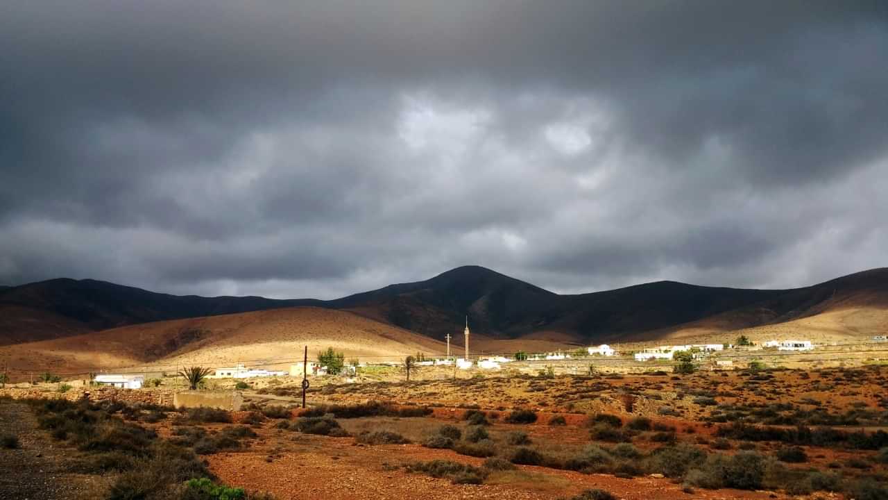 UAE Weather: യുഎഇയിൽ പൊടിക്കാറ്റിന് സാധ്യത; ചൂട് കൂടുമെന്ന് മുന്നറിയിപ്പ്