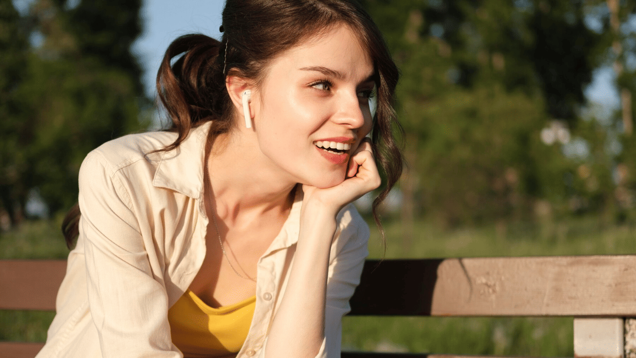 Earphone Side Effects: ഇയർ ഫോണുകൾ അമിതമായി ഉപയോ​ഗിക്കുന്നവർ ഇക്കാര്യങ്ങൾ ശ്രദ്ധിക്കണം