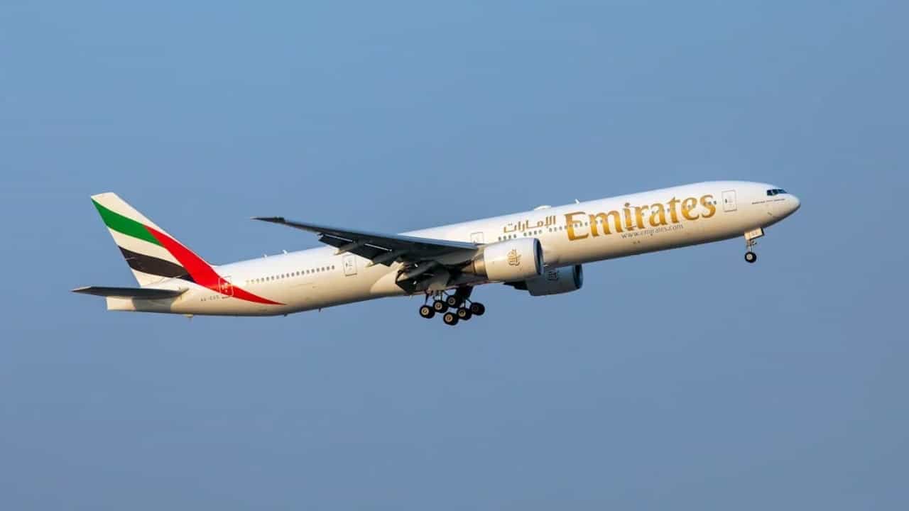 Heathrow Airport Fire: ഹീത്രു വിമാനത്താവളത്തിലെ തീപിടുത്തം: എമിറേറ്റ്സ് വിമാന സർവീസ് ഇന്ന് പുനരാരംഭിക്കും