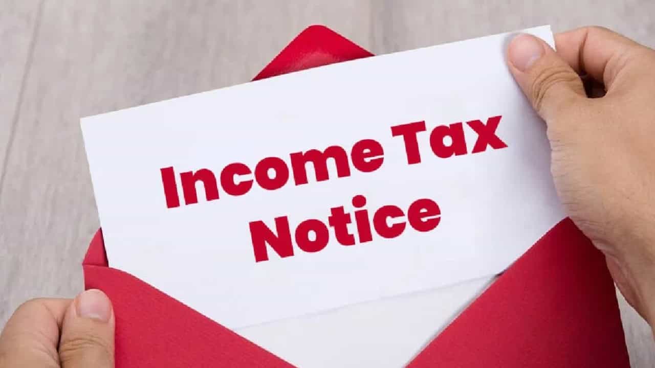 Financial Changes April 1: കണ്ടെത്തിയത് 200 കോടി; ഏപ്രിൽ 1 മുതൽ നിങ്ങളുടെ വാട്ട്സ്ആപ്പ് -ഇമെയിൽ സന്ദേശങ്ങൾ നിരീക്ഷണത്തിൽ