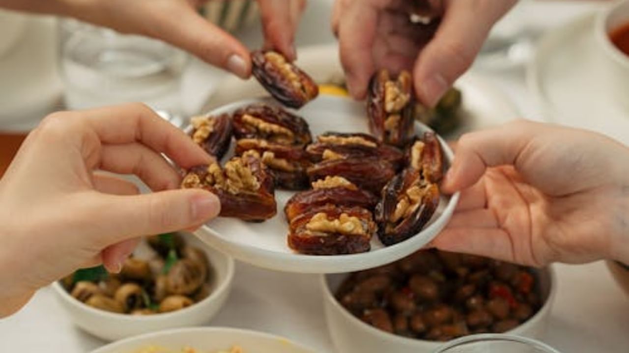 Ramadan In UAE: റമദാനിൽ ആരും പട്ടിണിയാവില്ല; ബസ് ഡ്രൈവർമാർക്കും ഡെലിവറി ഏജൻ്റുമാർക്കും സൗജന്യ ഇഫ്താർ