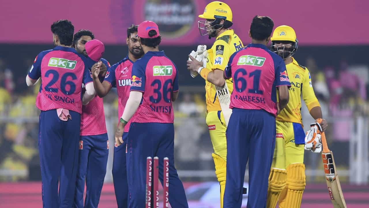 IPL 2025: റോയല്‍സിനായി വിജയം പിടിച്ചെടുത്ത് സന്ദീപ് ശര്‍മയുടെ അവസാന ഓവര്‍; ക്യാപ്റ്റന്‍സി നഷ്ടപ്പെടും മുമ്പ് റിയാന്‍ പരാഗിനും നേട്ടം