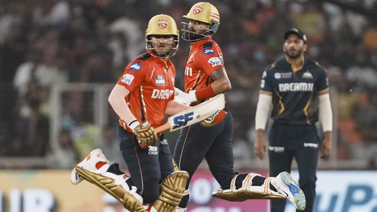 IPL 2025: സെഞ്ചുറി പിന്നെയടിക്കാം ! ശ്രേയസിനെ സെഞ്ചുറിയടിപ്പിക്കാതെ ശശാങ്കിന്റെ ഫിനിഷിങ്; പഞ്ചാബിന് വമ്പന്‍ സ്‌കോര്‍