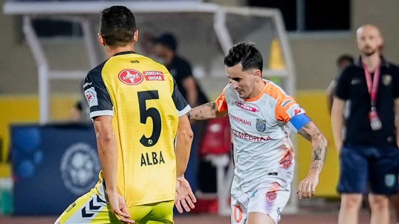 ISL: ലഗറ്റോറിൻ്റെ ആദ്യ ഗോൾ, സൗരവിൻ്റെ ബൈസിക്കിൾ കിക്ക്; അവസാന കളി ഹൈദരാബാദിനെതിരെ ബ്ലാസ്റ്റേഴ്സിന് സമനില ISL: ലഗറ്റോറിൻ്റെ ആദ്യ ഗോൾ, സൗരവിൻ്റെ ബൈസിക്കിൾ കിക്ക്; അവസാന കളി ഹൈദരാബാദിനെതിരെ ബ്ലാസ്റ്റേഴ്സിന് സമനില