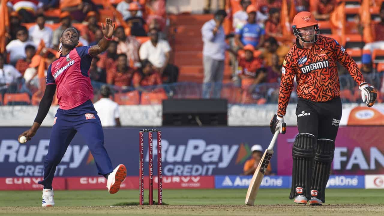 IPL 2025: നാണക്കേടിന്റെ റെക്കോഡുമായി ആര്‍ച്ചര്‍; നാലോവറില്‍ വഴങ്ങിയത് 76 റണ്‍സ് ! റോയല്‍സിന്റെ 12.50 കോടി വെള്ളത്തിലായി?