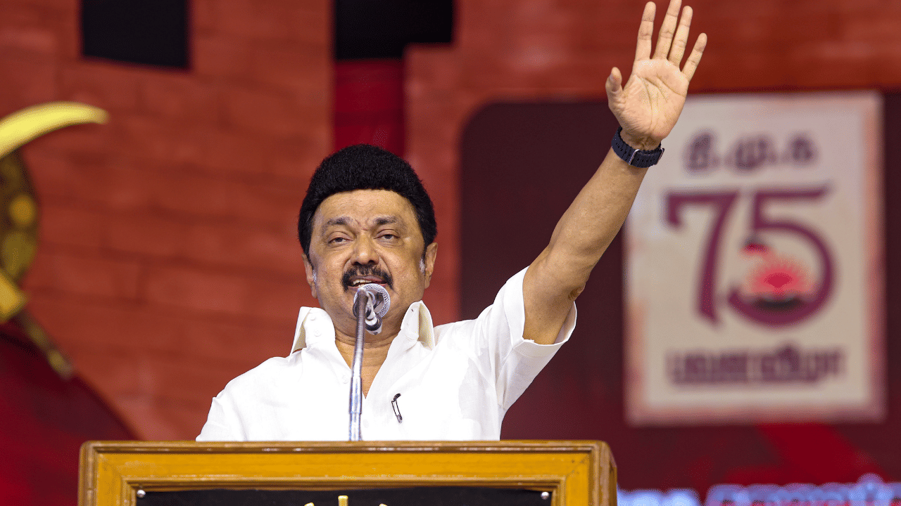M K Stalin: അടുക്കാൻ മടിച്ച പ്രതിപക്ഷ പാർട്ടികളെ ഒന്നിച്ചുകൂട്ടി സ്റ്റാലിൻ; നടന്നത് ദക്ഷിണേന്ത്യൻ സംസ്ഥാനങ്ങളുടെ ശക്തിപ്രകടനം M K Stalin: അടുക്കാൻ മടിച്ച പ്രതിപക്ഷ പാർട്ടികളെ ഒന്നിച്ചുകൂട്ടി സ്റ്റാലിൻ; നടന്നത് ദക്ഷിണേന്ത്യൻ സംസ്ഥാനങ്ങളുടെ ശക്തിപ്രകടനം