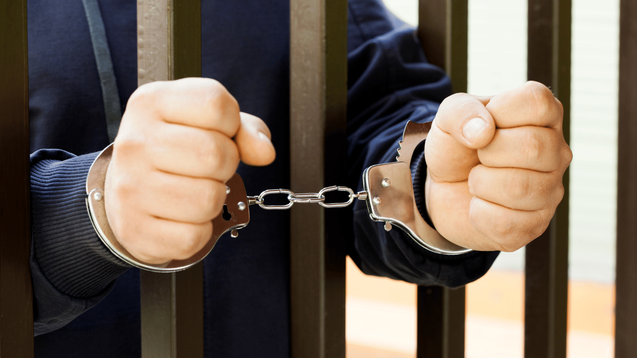 Kanhangad Robbery: തോക്ക് ചൂണ്ടി ക്രഷർ മാനേജറിൽ നിന്ന് തട്ടിയെടുത്തത് 10 ലക്ഷം; മണിക്കൂറുകൾക്കകം പ്രതികളെ പോലീസ് പിടികൂടി