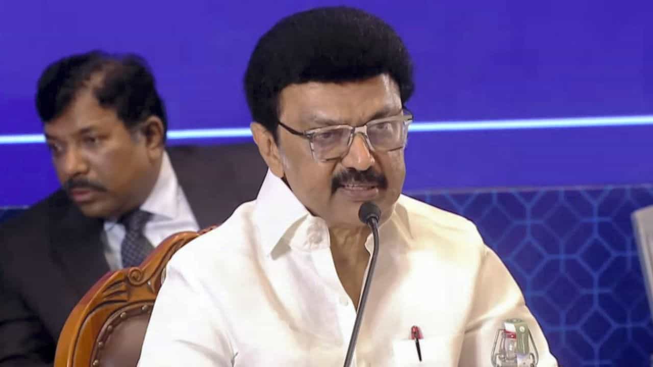 Hindi Ban Bill : ഹിന്ദി നിരോധന ബില്ലിൽ നിന്ന് തമിഴ്നാട് സർക്കാർ തത്കാലം പിന്മാറി