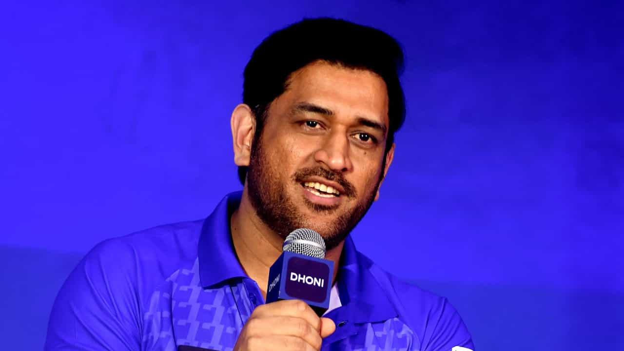 Champions Trophy 2025: ചാമ്പ്യൻസ് ട്രോഫി നേട്ടത്തെക്കുറിച്ച് മറുപടി പറയാൻ വിസമ്മതിച്ച് ധോണി; അസൂയയെന്ന് സോഷ്യൽ മീഡിയ