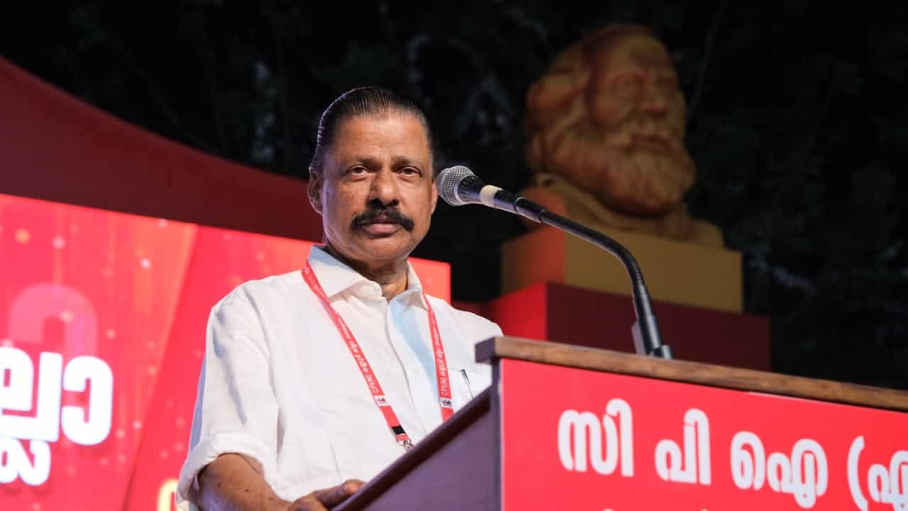 MV Govindan: ഞങ്ങളാരും ഇതുവരെ ഒരു തുള്ളി മദ്യം കഴിച്ചിട്ടില്ല; അങ്ങനെയുള്ളവരെ പാർട്ടിയിൽ നിന്ന് പുറത്താക്കുമെന്ന് എംവി ഗോവിന്ദൻ