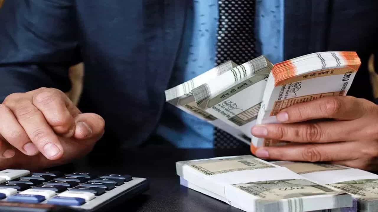 Financial Changes From April 1: ഏപ്രില്‍ 1 മുതലുള്ള സാമ്പത്തിക മാറ്റങ്ങള്‍; ഇവ നിങ്ങളെ ബാധിക്കുന്നതെങ്ങനെ?