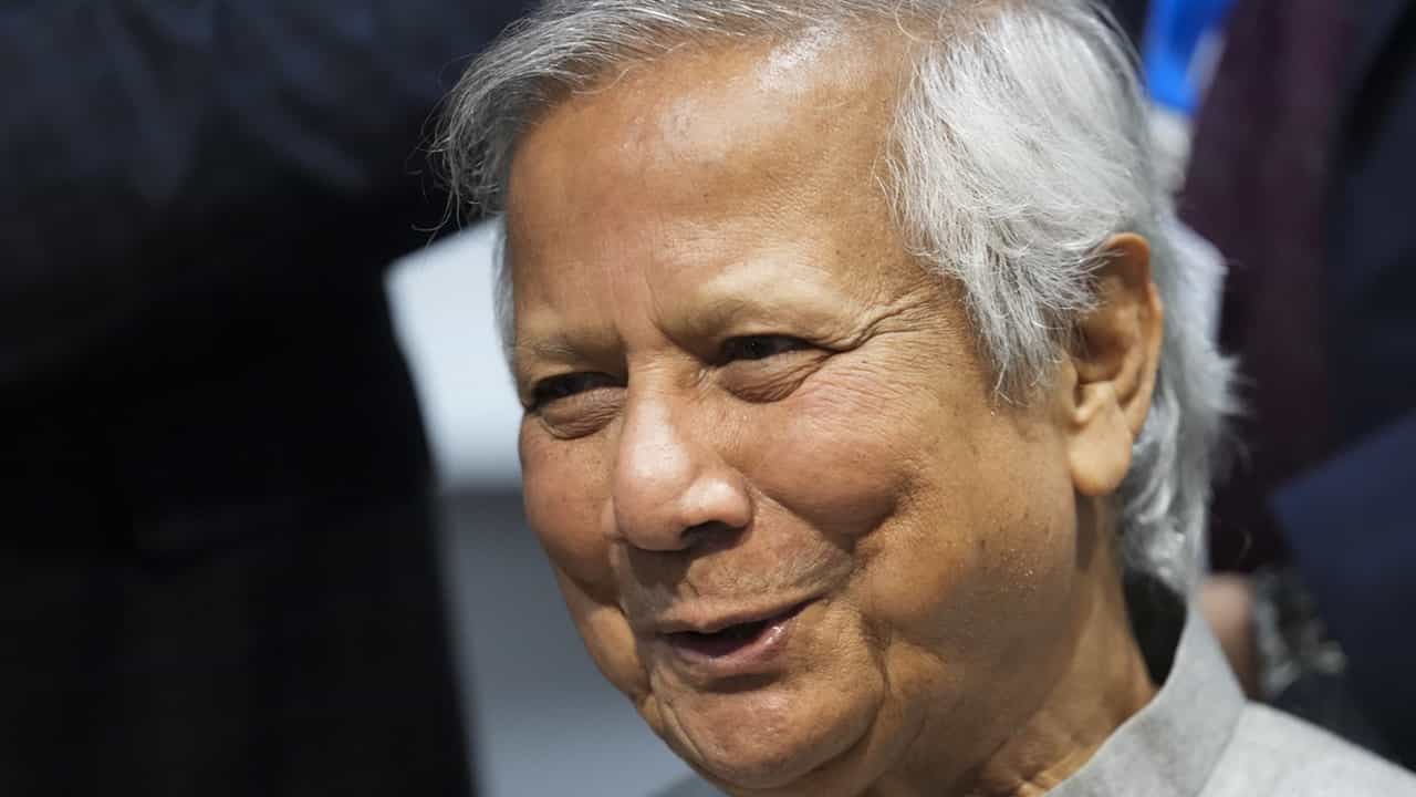 Muhammad Yunus: ബംഗ്ലാദേശ് സര്‍ക്കാരിനെ അട്ടിമറിക്കാന്‍ ശ്രമം? അഭ്യൂഹങ്ങളില്‍ പ്രതികരിച്ച് മുഹമ്മദ് യൂനുസ്; പിന്നാലെ തിരഞ്ഞെടുപ്പ് നടത്താന്‍ നീക്കം