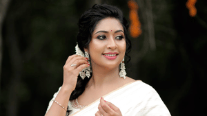 Navya Nair: ‘അദ്ദേഹം സ്‌ക്രിപ്റ്റിലില്ലാത്ത കാര്യം പറഞ്ഞപ്പോൾ ഒന്നു പോടോയെന്ന് ഞാൻ തിരിച്ച് പറഞ്ഞു’: നവ്യ നായർ