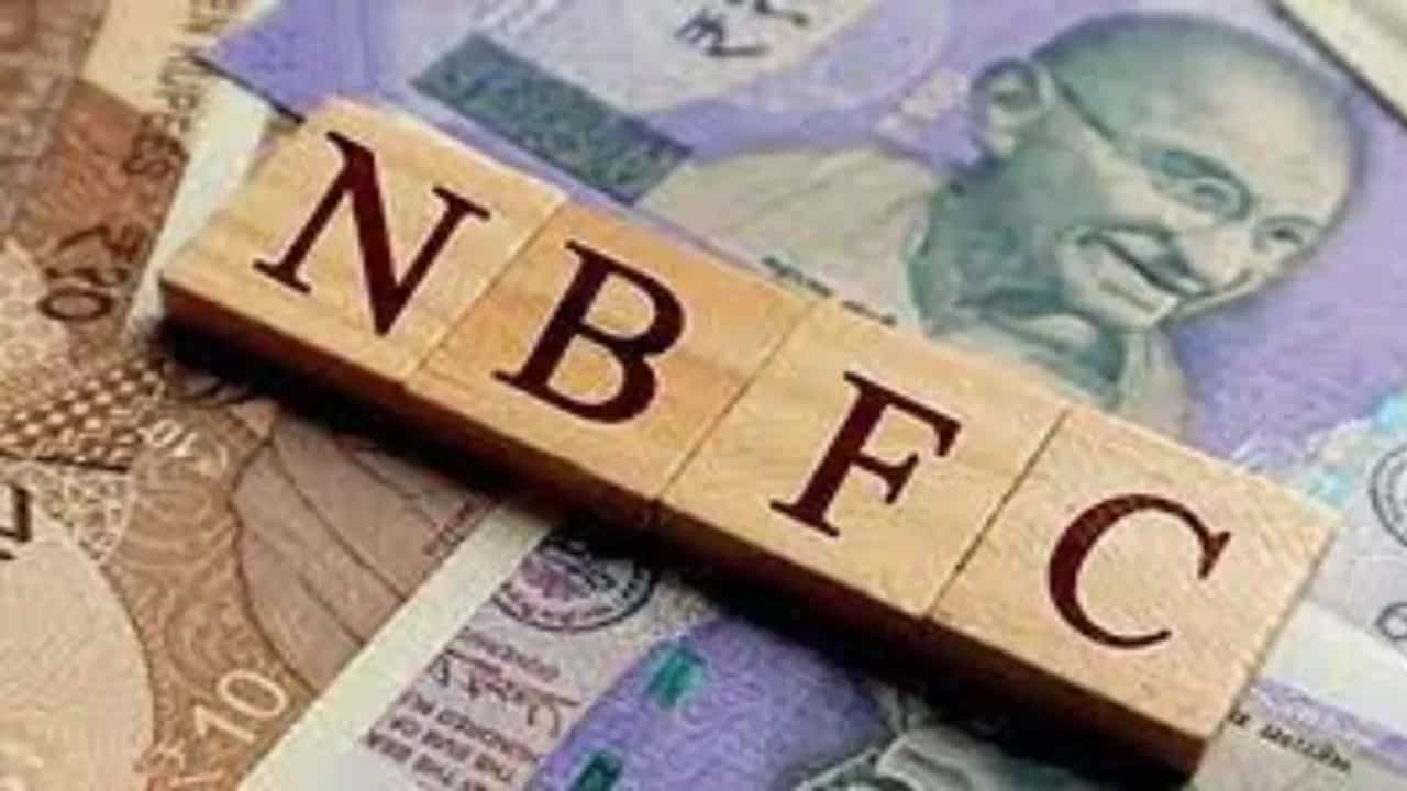 NBFC Loan: ക്രെഡിറ്റ് സ്കോർ പോലും വേണ്ട, ലക്ഷങ്ങൾ വായ്പ ഇവിടുന്ന് കിട്ടും