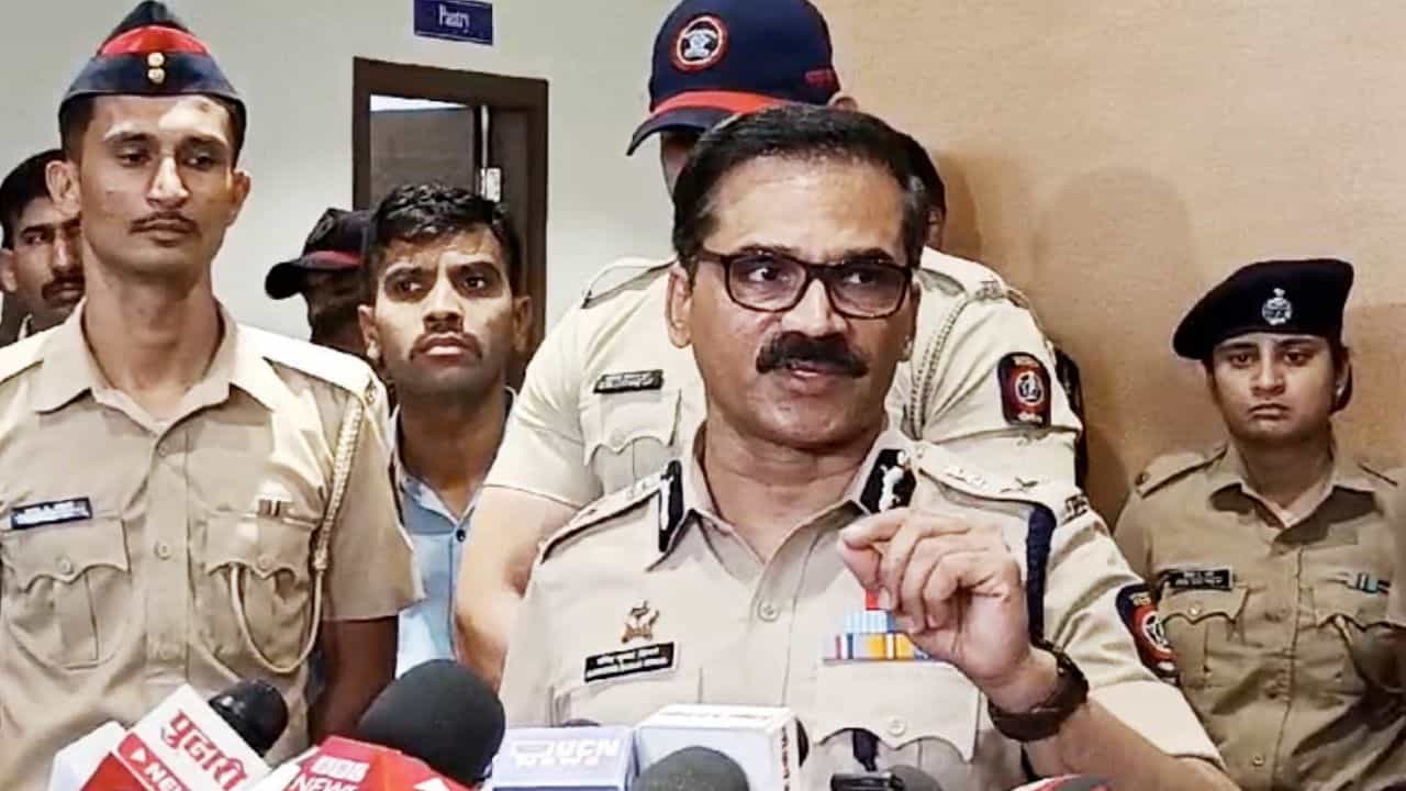 Nagpur Violence: നാഗ്പൂര് അക്രമം; മുഖ്യപ്രതി ഫാഹിം ഖാന് ഉള്പ്പെടെ 5 പേര്ക്കെതിരെ രാജ്യദ്രോഹക്കുറ്റം ചുമത്തി Nagpur Violence: നാഗ്പൂര് അക്രമം; മുഖ്യപ്രതി ഫാഹിം ഖാന് ഉള്പ്പെടെ 5 പേര്ക്കെതിരെ രാജ്യദ്രോഹക്കുറ്റം ചുമത്തി