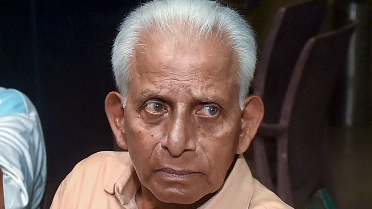 ആഭ്യന്തര ക്രിക്കറ്റിലെ തലമുതിര്‍ന്ന പേരുകളിലൊന്നായിരുന്നു ശിവാല്‍ക്കര്‍. ബോംബെ ടീമിന്റെ താരമായിരുന്നു. 1965-77 കാലഘട്ടത്തില്‍ ഒമ്പത് രഞ്ജി കിരീടങ്ങള്‍ നേടിയ ബോംബ ടീമിന്റെ ഭാഗമായിരുന്നു (Image Credits: PTI)