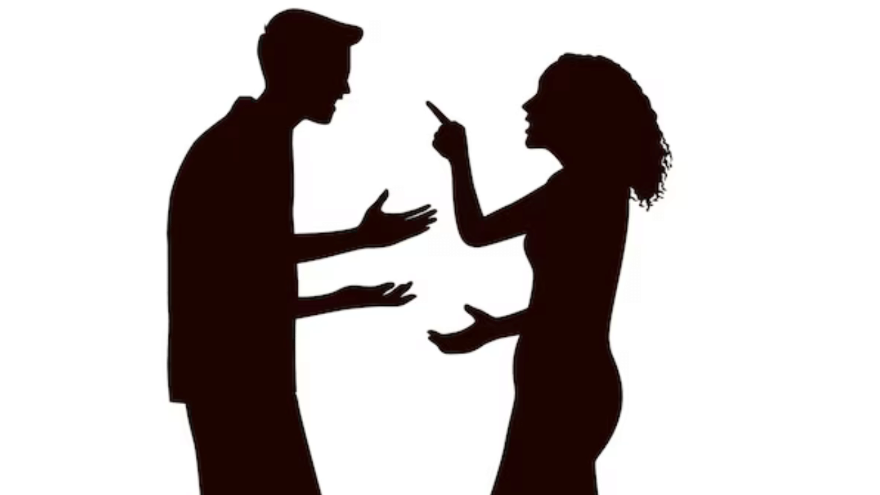Perumbavoor Wife Attacks Husband: മുൻ കാമുകിക്കൊപ്പമുള്ള ഫോട്ടോ കണ്ടു; പെരുമ്പാവൂരിൽ ഭർത്താവിന്റെ സ്വകാര്യ ഭാഗത്ത് തിളച്ച എണ്ണയൊഴിച്ചു