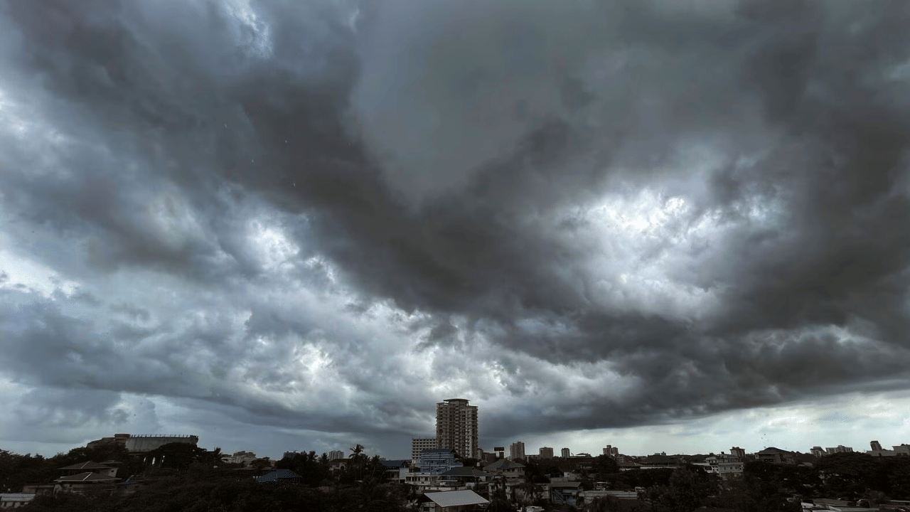 Kerala Rain Alert: ഒറ്റപ്പെട്ട ശക്തമായ മഴയും ഇടിമിന്നലും! സംസ്ഥാനത്ത് കടലക്രമണത്തിനും സാധ്യത