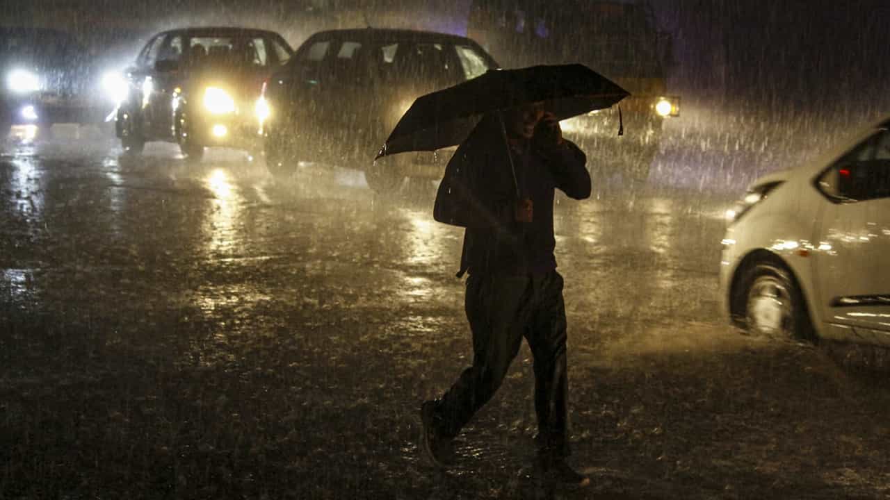 കോട്ടയത്ത് ശക്തമായ കാറ്റും മഴയും; സഹോദരങ്ങൾക്ക് ഇടിമിന്നലേറ്റു; ജാഗ്രത മുന്നറിയിപ്പ്