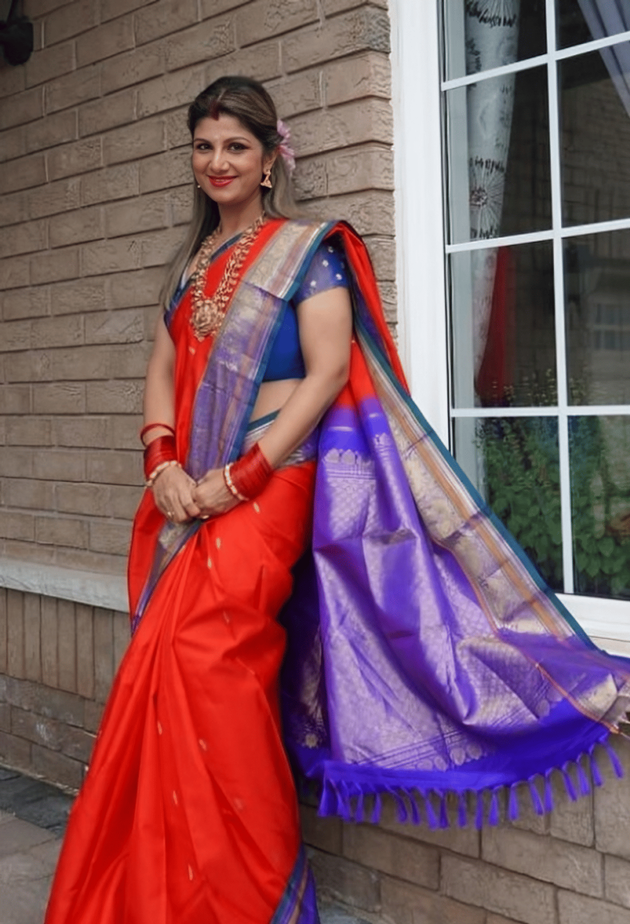 സിനിമകളില് സജീവമായി നില്ക്കുന്ന സമയത്താണ് രംഭ വിവാഹിതയാകുന്നത്. പിന്നീട് മൂന്ന് കുട്ടികളുടെ അമ്മയുമായതോടെ താരം എന്നെന്നേക്കുമായി സിനിമ വിട്ടു. നടിയുമായി ബന്ധപ്പെട്ട് ഇടയ്ക്കിടെ വാര്ത്തകള് വരാറുണ്ട്. (Image Credits: Instagram)