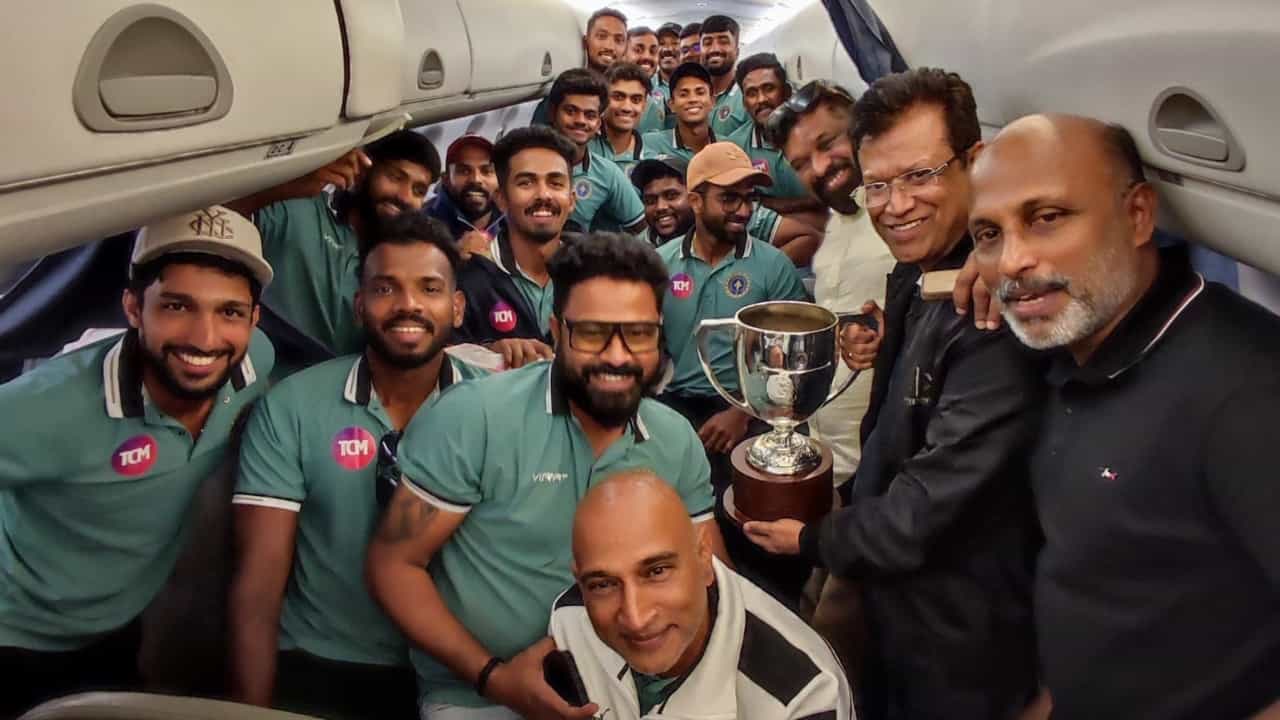 Ranji Trophy: ചാർട്ടേഡ് വിമാനത്തിൽ രഞ്ജി റണ്ണേഴ്സ് അപ്പായ നമ്മുടെ പിള്ളേർ നാട്ടിലേക്ക്; ഗംഭീര സ്വീകരണമൊരുക്കാൻ കെസിഎ
