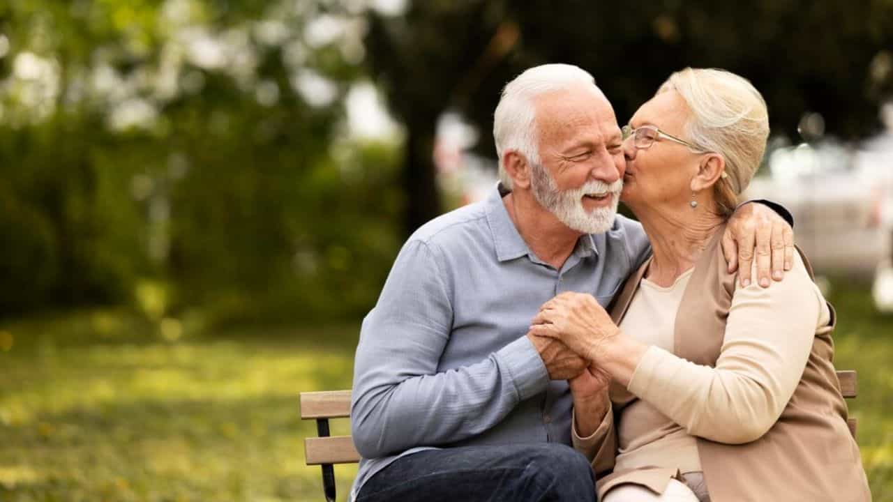 National Pension System: ഒരു ലക്ഷം രൂപ പെന്‍ഷന്‍ വേണോ? കൂടെ 1.5 കോടി സമ്പാദ്യമുണ്ടാകുമെന്ന് എന്‍പിഎസ് പറയാന്‍ പറഞ്ഞു