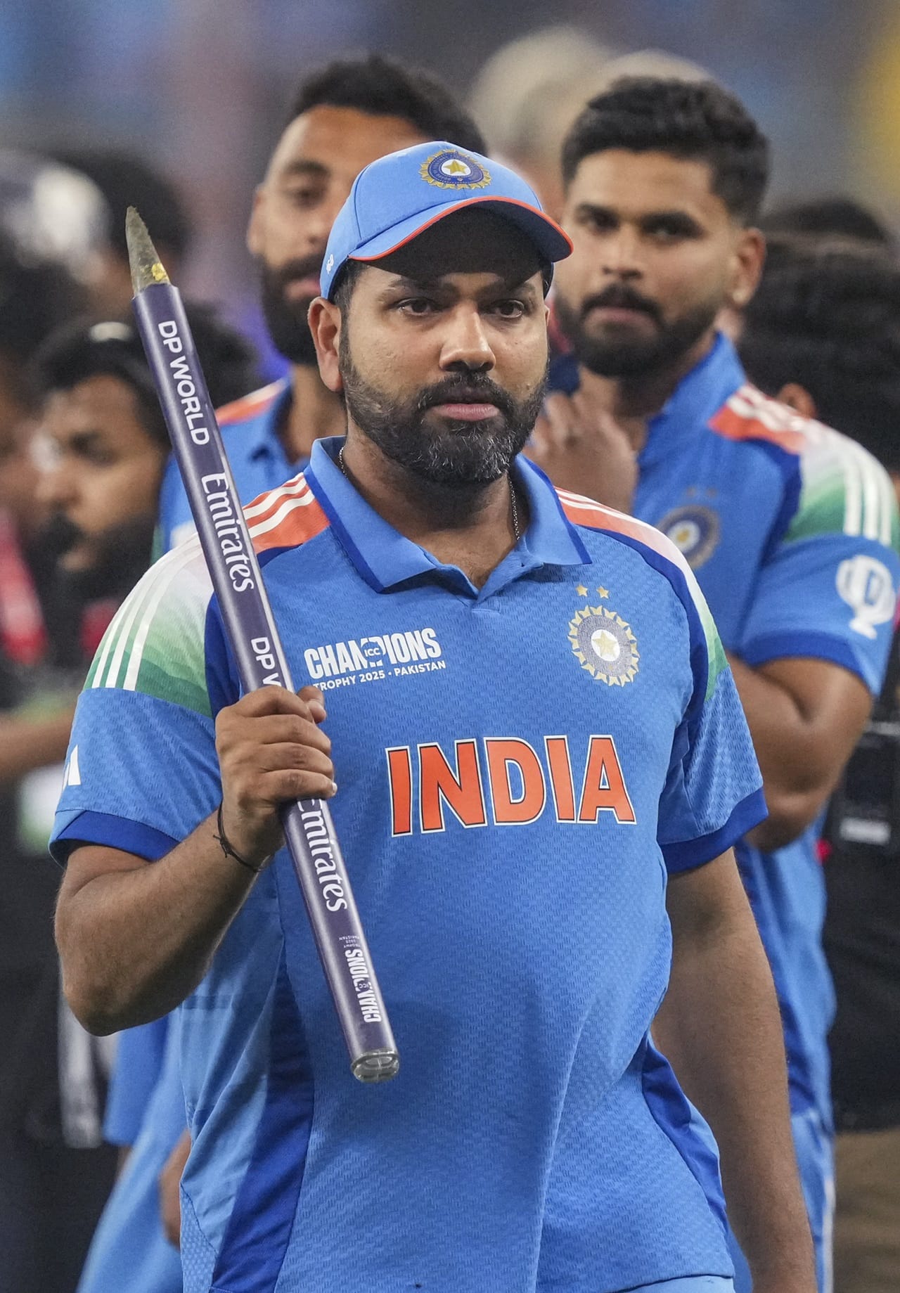 ചാമ്പ്യന്‍സ് ട്രോഫി ആരംഭിക്കുന്നതിന് മുമ്പ് ഒരുപാടു വിമര്‍ശനശരങ്ങള്‍ക്ക് നടുവിലായിരുന്നു രോഹിത്. ടെസ്റ്റ് മത്സരങ്ങളിലെ പ്രകടനം, വൈറ്റ് ബോള്‍ ഫോര്‍മാറ്റില്‍ താരതമ്യം ചെയ്യുന്നതില്‍ പ്രസക്തിയില്ലെങ്കിലും ബോര്‍ഡര്‍ ഗവാസ്‌കര്‍ ട്രോഫിയില്‍ ഇന്ത്യ നാണംകെട്ട തോല്‍വി വഴങ്ങിയതും, ലോക ടെസ്റ്റ് ചാമ്പ്യന്‍ഷിപ്പിന് യോഗ്യത നേടാതെ പുറത്തായതും രോഹിതിനെതിരെ വ്യാപക വിമര്‍ശനങ്ങള്‍ക്ക് കാരണമായി. ക്യാപ്റ്റന്‍, ബാറ്റര്‍ എന്നീ നിലകളില്‍ താരം നിറംമങ്ങിയത് ചോദ്യം ചെയ്യപ്പെട്ടു (Image Credits: PTI)