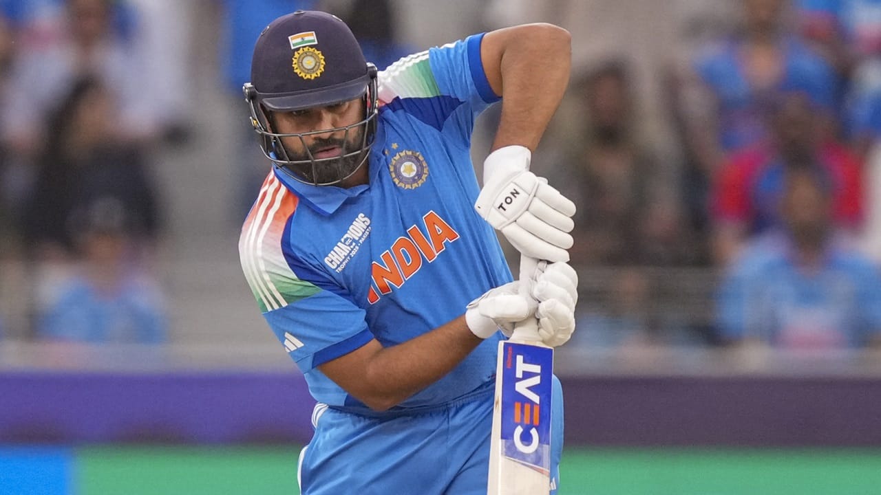 2014 നവംബര്‍ 15നാണ് അഹാന്‍ ജനിച്ചത്. കുഞ്ഞിന്റെ ജനനവുമായി ബന്ധപ്പെട്ട് ഓസ്‌ട്രേലിയക്കെതിരായ ബോര്‍ഡര്‍ ഗവാസ്‌കര്‍ ട്രോഫിയിലെ ആദ്യ മത്സരം രോഹിത് കളിച്ചിരുന്നില്ല (Image Credits: PTI)