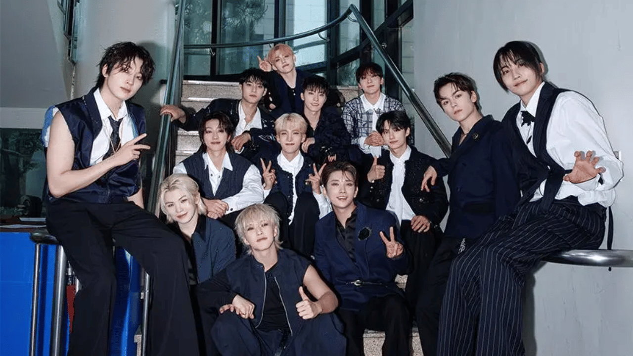 കൊറിയൻ സംഗീത ബാൻഡായ സെവന്റീനിലെ അംഗങ്ങൾ നിർബന്ധിത സൈനിക സേവനത്തിനായി തയ്യാറെടുക്കുകയാണ്. സെപ്റ്റംബറിൽ സൈനിക സേവനം ആരംഭിച്ച ജൊങ്-ഹാന് പിന്നാലെ കഴിഞ്ഞ ദിവസം വോൻവൂവും ഏപ്രിൽ മൂന്നിന് സൈന്യത്തിൽ ചേരുമെന്ന് അറിയിച്ചിരുന്നു.  ഇവർക്ക് പിന്നാലെ ഹോഷിയും വോസിയും കൂടി സൈന്യത്തിലേക്കെന്നാണ് പുതിയ വിവരം. (Image Credits: X)